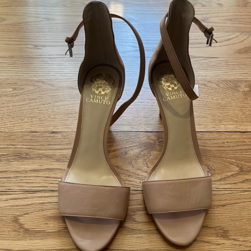 Vince Camuto Women's Tan Sandals